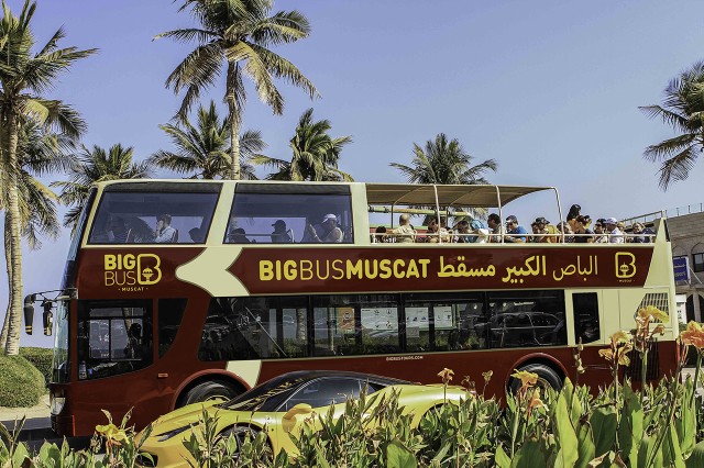 Muscat: hop on, hop off-sightseeingtour met grote bussen