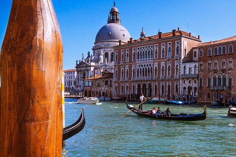 Venice: Private Gondola Ride for up to 5 People Venice: Private Gondola Ride