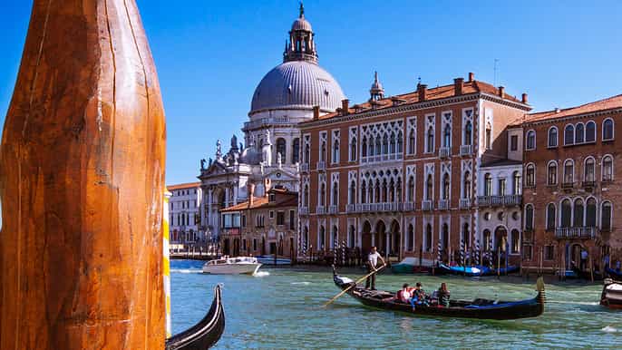venice private gondola ride for up to 6 people