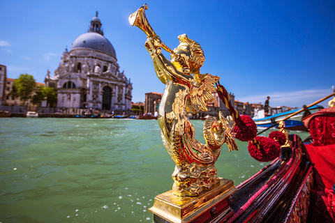 Venezia: Giro in gondola privato per un massimo di 5 personeVenezia: giro privato in gondola