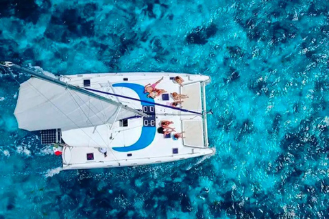 Riviera Maya: Full Day Private Catamaran to Isla Mujeres