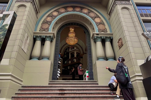 Medellín: Historische Stadtrundfahrt mit Metro und StraßenbahnTour auf Spanisch