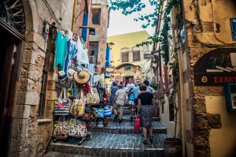 Chania: Walking Tour and Food Tasting with a Local