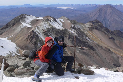 Arequipa : Montée à Chachani en 2D | Déjeuner + Camping |