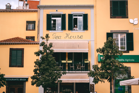 Sunday Stroll in Funchal: Bites and Delights