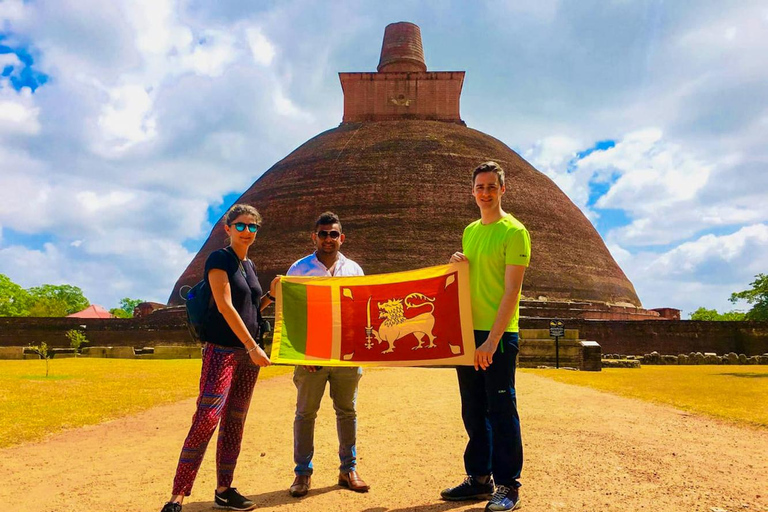 From Trincomalee: Anuradhapura Guided Day Trip with Pickup