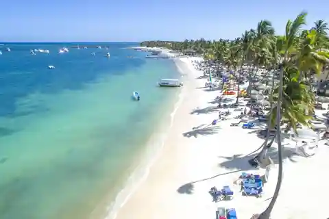 Punta Cana: Isla Saona Day Trip with Catamaran Cruise