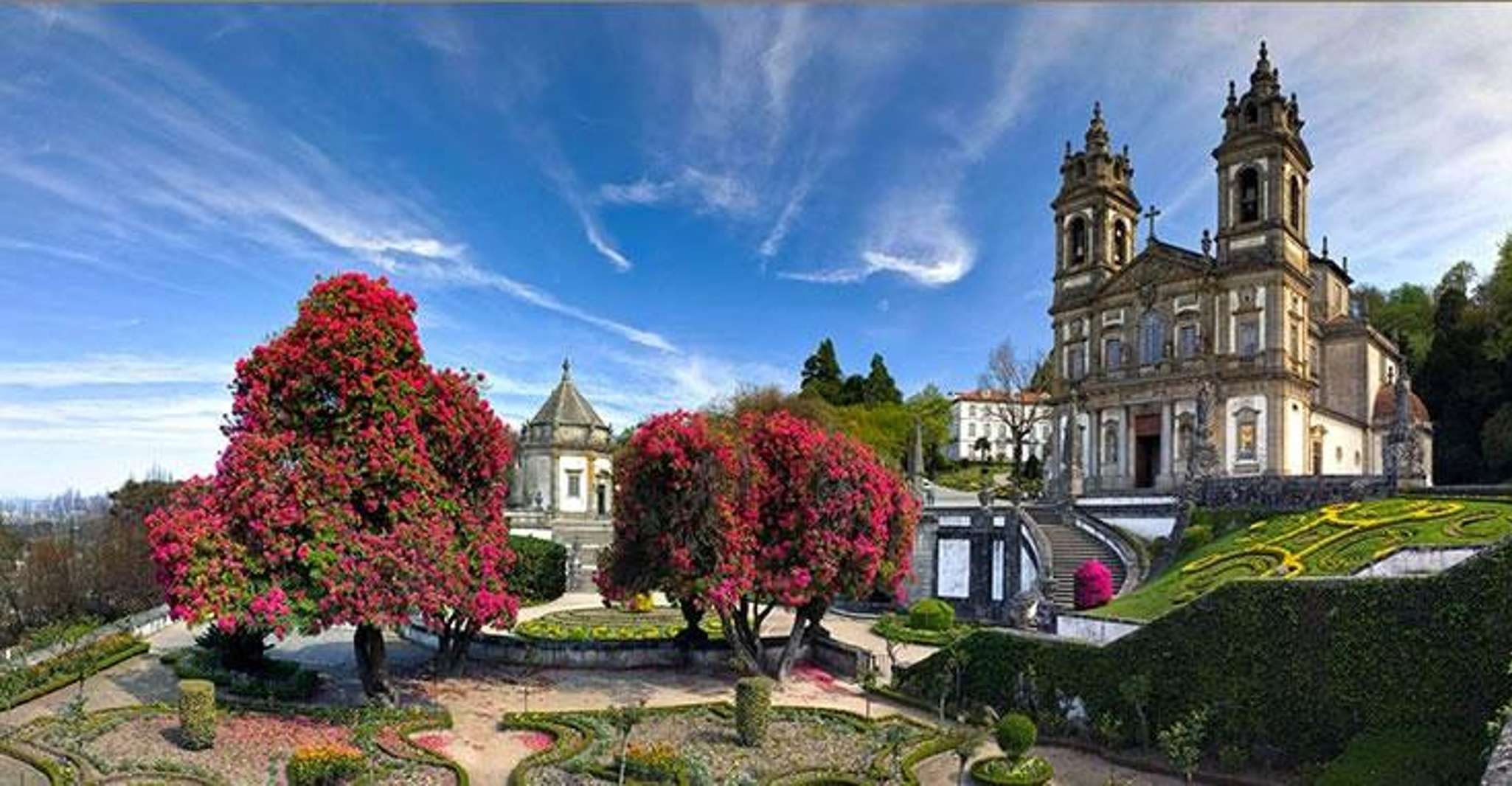 From Porto: Braga and Guimarães Small Group Tour with Lunch