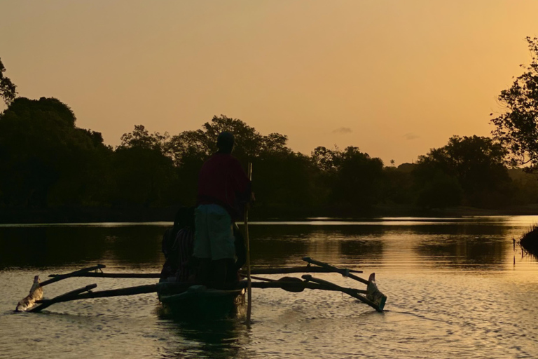 Mombasa: Mkupe Creek Sunset Boat Tour with Fishing