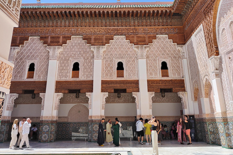 Marrakech: Ben Youssef Madrasa Tour with Skip-the-Line Entry Shared Group Guided Tour in French – Without Entry Tickets
