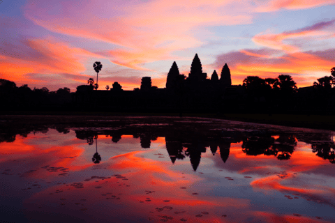 Sunrise at Angkor Wat Temple: 3-Hour Private Tour