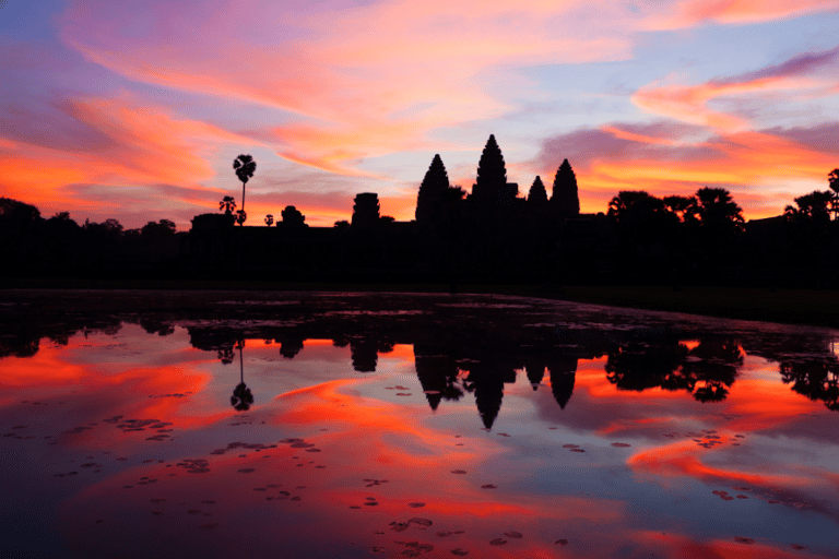 Sunrise at Angkor Wat Temple: 3-Hour Private Tour