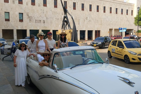 Tour privato in auto d'epoca a Cartagena