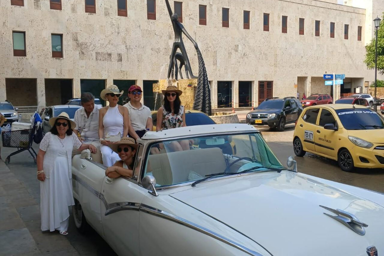 Tour privato in auto d'epoca a Cartagena