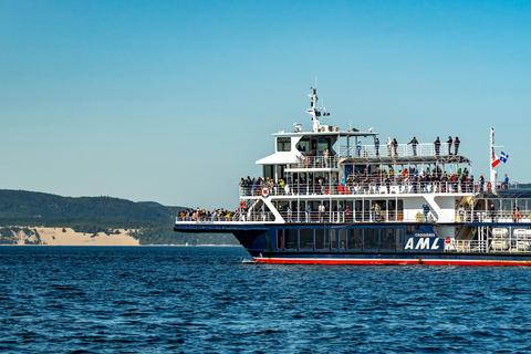 Tadoussac/Charlevoix: VIP Lounge/Upper Deck Whale Watching Charlevoix: VIP Lounge Whale Watching Cruise