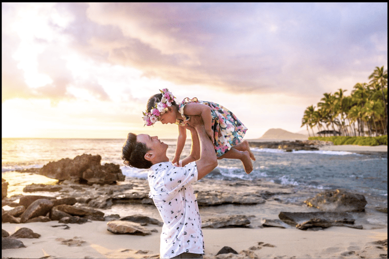 Oahu: Hawaiian Sunset Photoshoot on the Beach Premium Couple