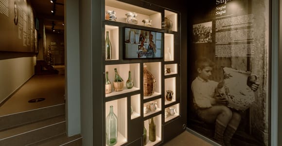 Eintrittskarte zum Weinmuseum mit Weinprobe