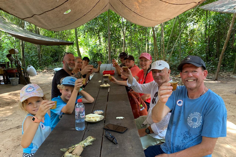 Excursão aos túneis de Cu Chi e ao Delta do Mekong em um dia