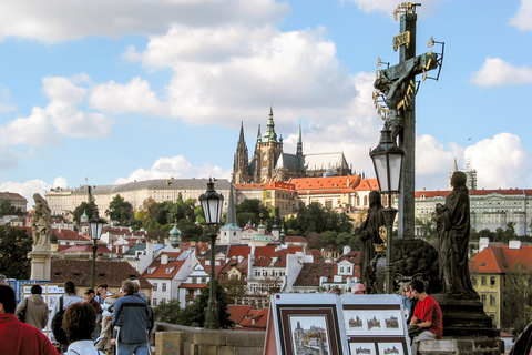 Prag: Big Bus Hop-on Hop-off-tur och Vltava-flodkryssning24 timmars buss utan flodkryssning