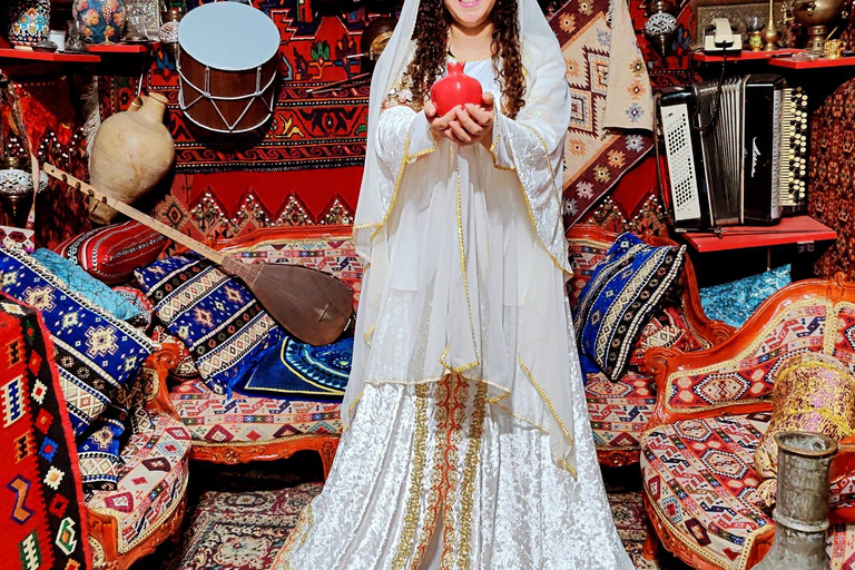 Baku: Traditional Azerbaijani Costume Rental Experience