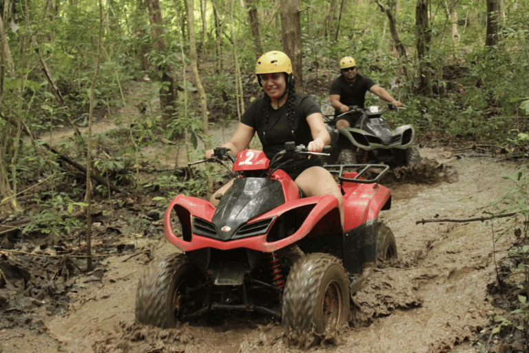 Uluwatu: avventura in quad con fango e ATV Tour guidatoEscursione singola in ATV con punto di incontro