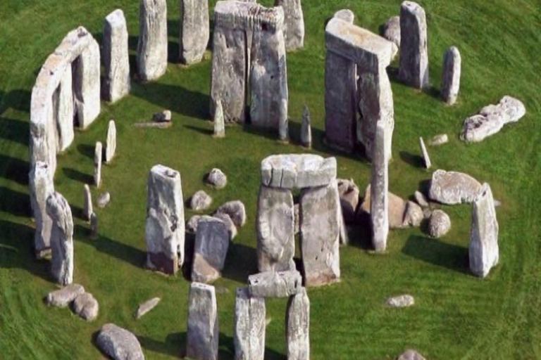 London: Stonehenge, Bath, and Salisbury Private Tour