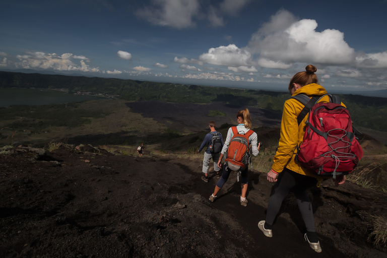 Bali: Guidad soluppgångsvandring på Mount Batur med frukost