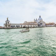 Venise : bateau sur le Grand Canal