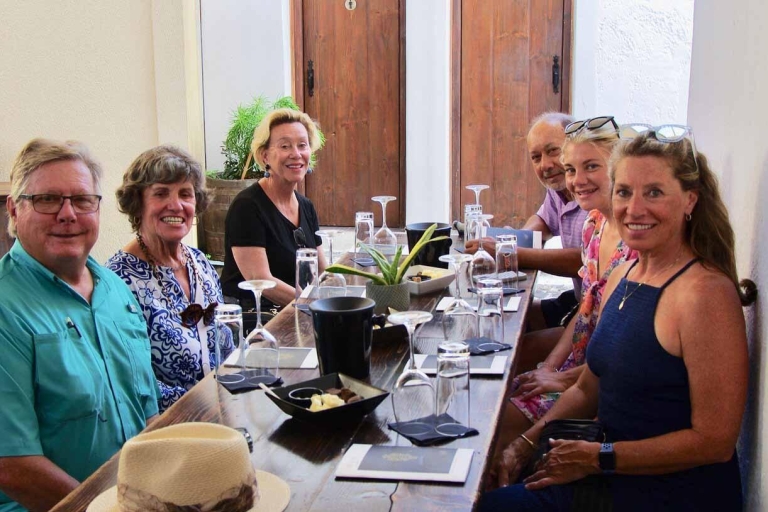 Santorin : visite œnologique d'1/2 journéeExcursion privée l'après-midi