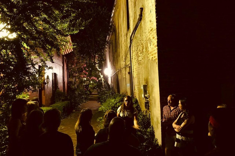Charleston: Haunted Booze and Boos Walking Tour