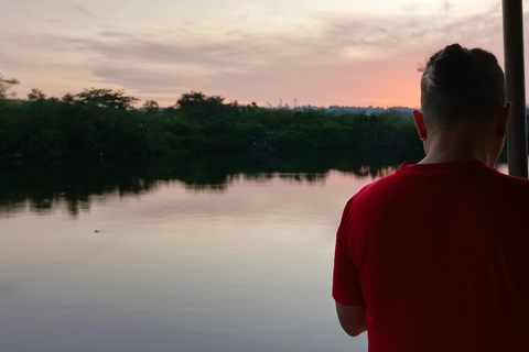 Kampala: Jinja 2-Day Adventure Tour with Rafting & Cruise