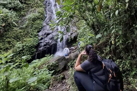 Canyoning in northwestern Quito