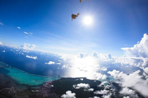 Mauritius: Tandem Skydive from 10,000 Feet with Instructor