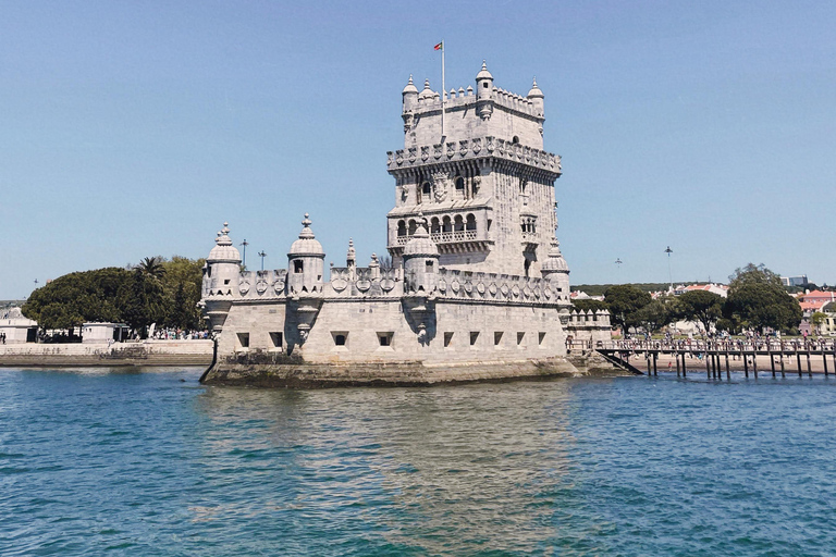 Lisbon: Brunch on Board a Beautiful Catamaran Private