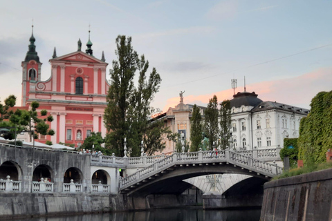 Ljubljana: Old Town Guided Walking Tour in French