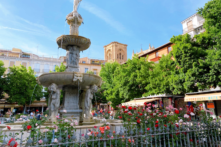 Essential Granada: Alhambra, Two Rivers, Three Worlds Essential Granada: Alhambra, Two Rivers, Three Worlds (E)