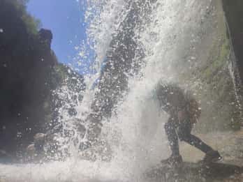 Canyoning in piccolo gruppo con guida professionale