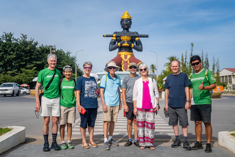 Battambang: Vespa City Tour with Hotel Pickup