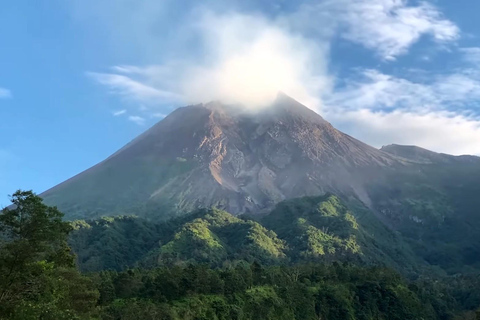 Kalitalang-Merapi Hike, Keraton Yogyakarta & Tamansari Tour