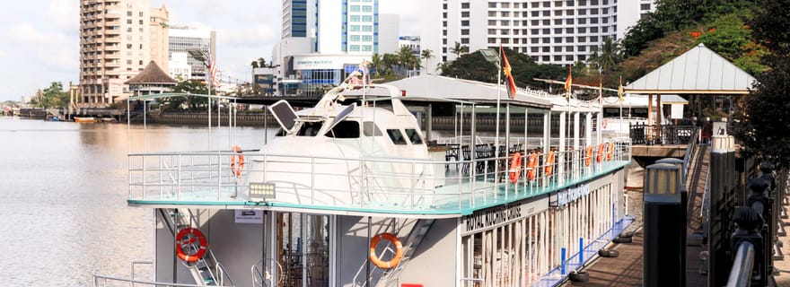 Kuching : croisière royale, coucher de soleil, spectacle et dîner en option