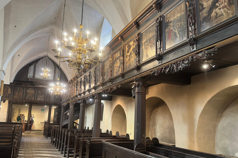 Tallinn: Old Town Evening Walking Tour with Organ Concert