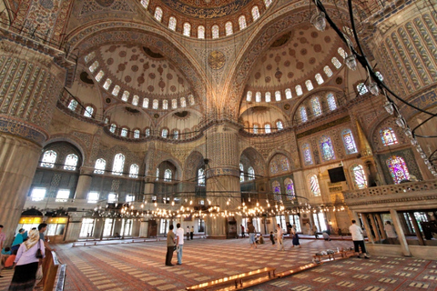 Excursão a pé de 1 dia para grupos pequenos em IstambulExcursão turística de dia inteiro na histórica Istambul