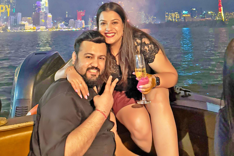 胡志明市：2026年除夕烟花快艇之旅团体游：除夕烟花快艇巡游