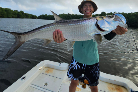 San Juan: Tarpon Fishing Charter with Guide