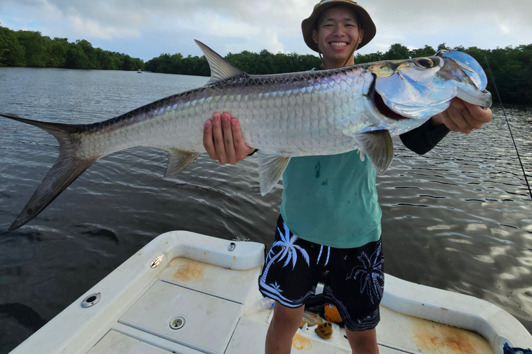 San Juan: Tarpon Fishing Charter with Guide