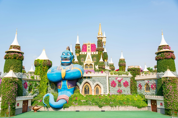 Dubai: Private Miracle Garden & Global Village Trip
