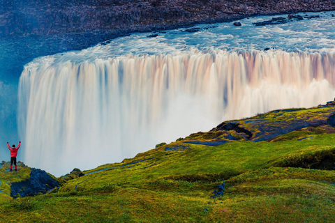 Iceland’s Iconic Landmarks: A 5-Day Ring Road Adventure Without Extra Options