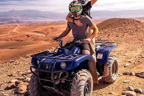 Quad en el desierto de Agafay con almuerzo y paseo en camello y piscina