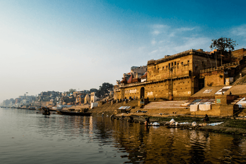 Zonsondergang in Varanasi Tour met een local met gratis Ganga Aarti