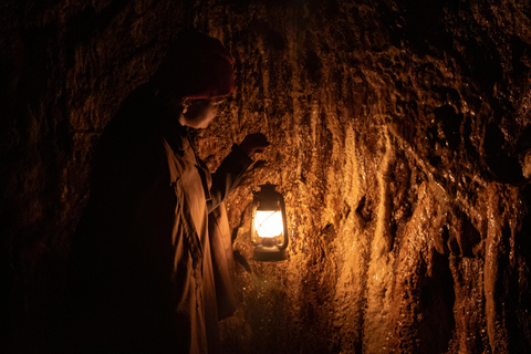 Fairy grottos: Dark tour with a miner's lamp through partly unlit corridors